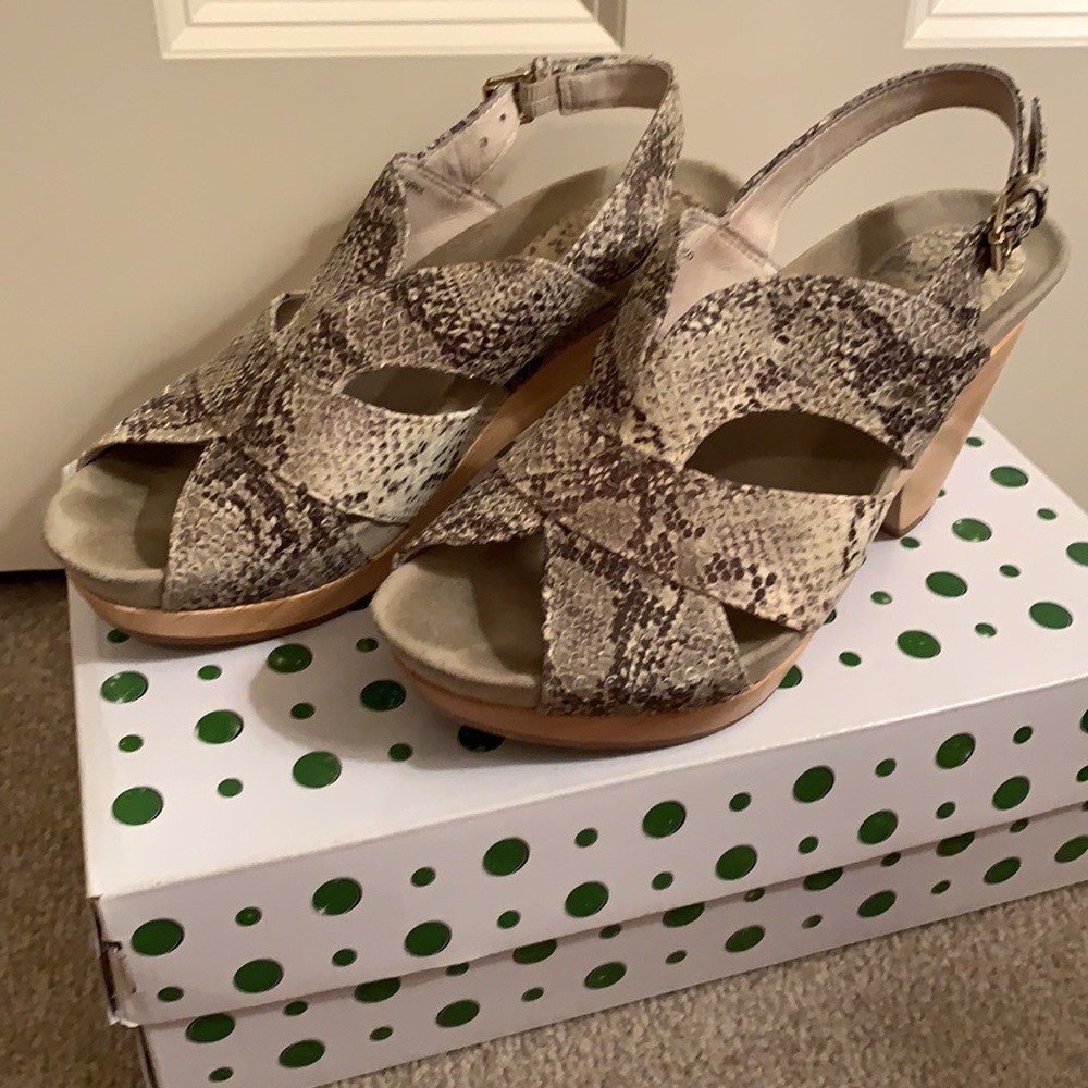 Earthies Snake print Wooden Heels